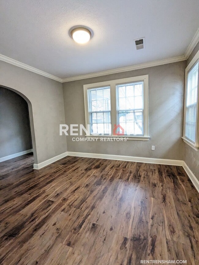 Building Photo - Charming Single Family Home Available on T...