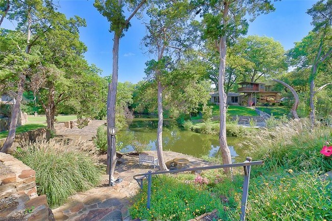 Foto del edificio - 4410 Briar Creek Ln