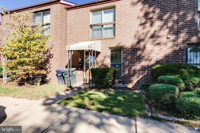 Building Photo - 822 Wheeler Hill Dr SE