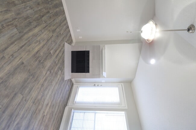 Building Photo - 9601 Forest