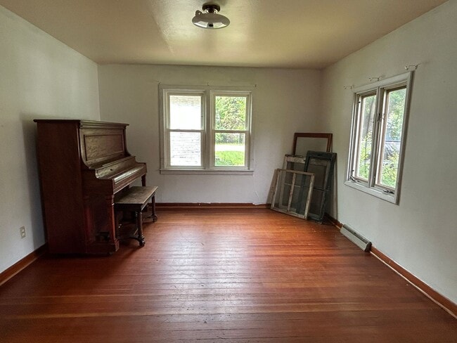 Building Photo - Charming House for rent in Halliday