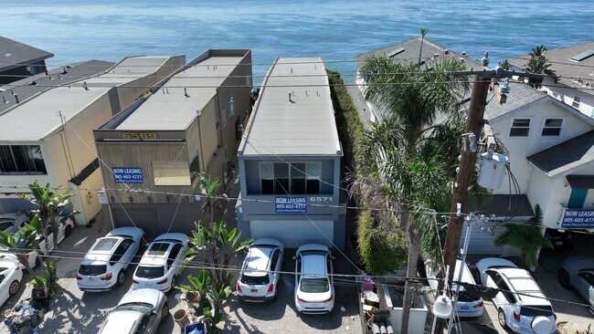 Foto del edificio - 6571 Del Playa Dr