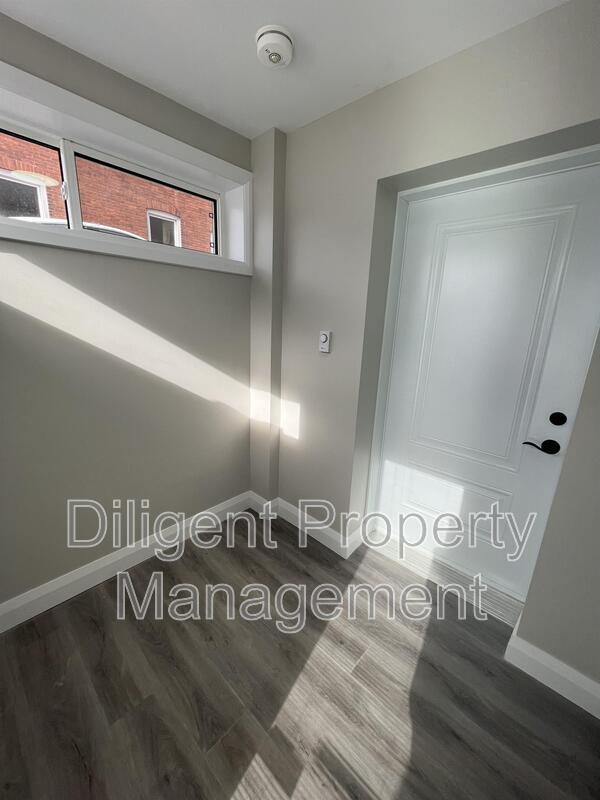 165 Aylmer St N, Peterborough, ON K9J 3K2 House for Rent in