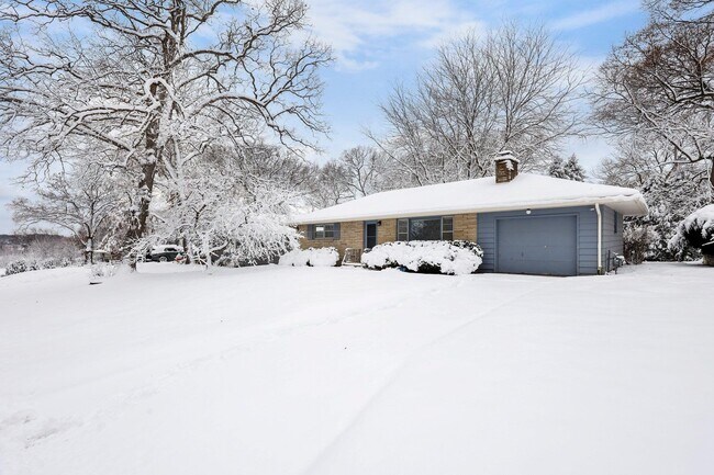 Building Photo - 3618 Cascade Rd