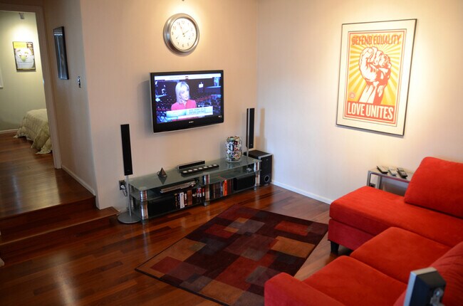 Foto del edificio - One Bedroom Home for a Movie Lover