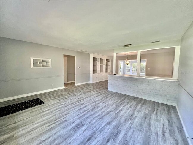Building Photo - 641 Geneva Pl