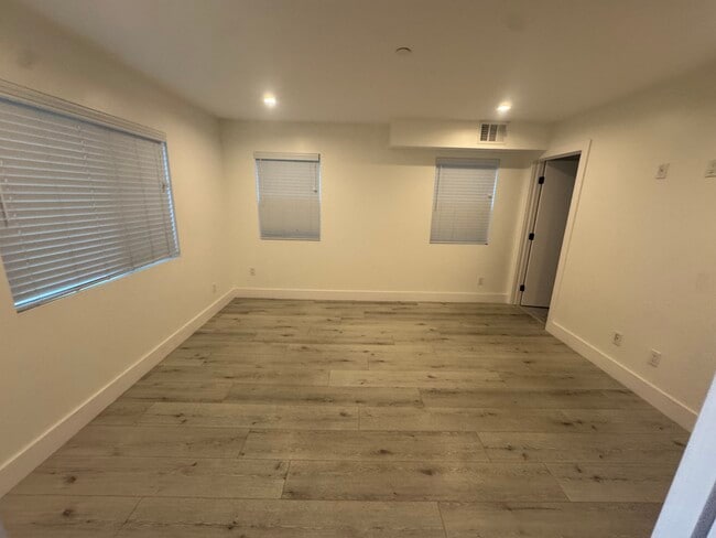 Foto del edificio - 5919 Dauphin Ave