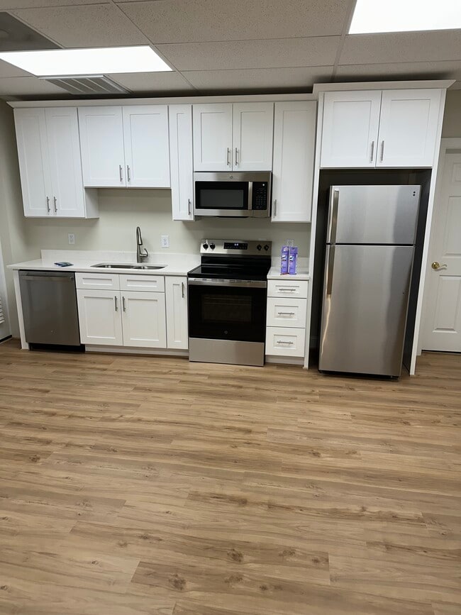 Building Photo - 6935 Old Valley School Rd