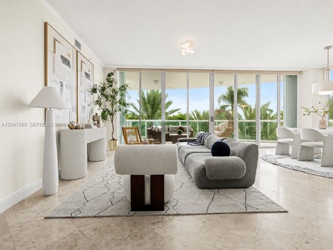 Building Photo - 2645 S Bayshore Dr