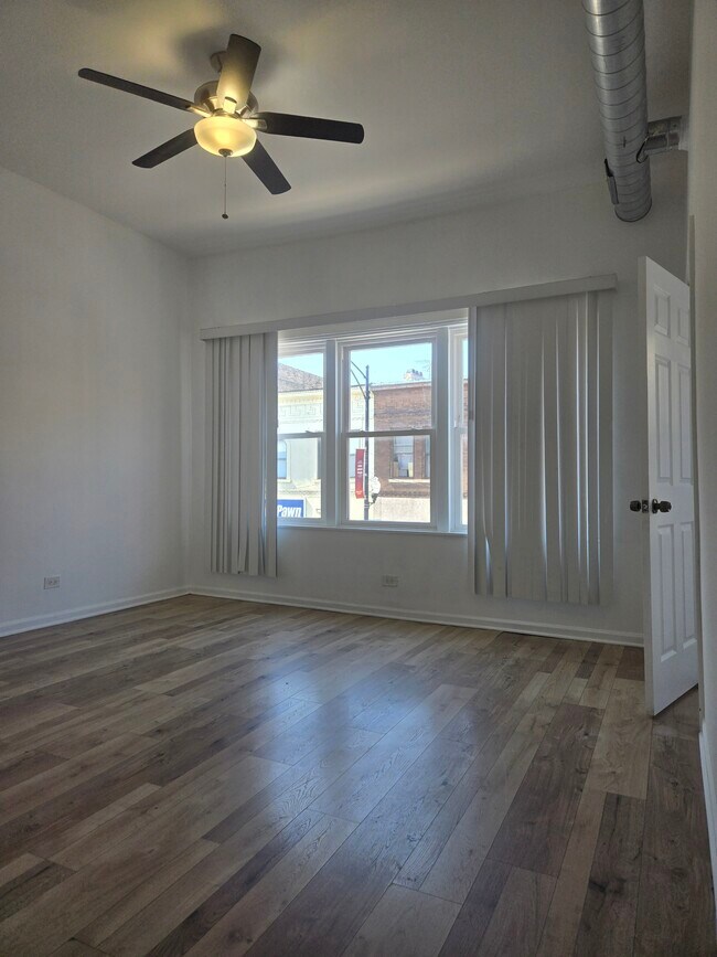 Foto del edificio - 7055 N Clark St