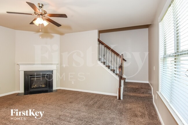 Foto del edificio - 6392 Woodwell Dr