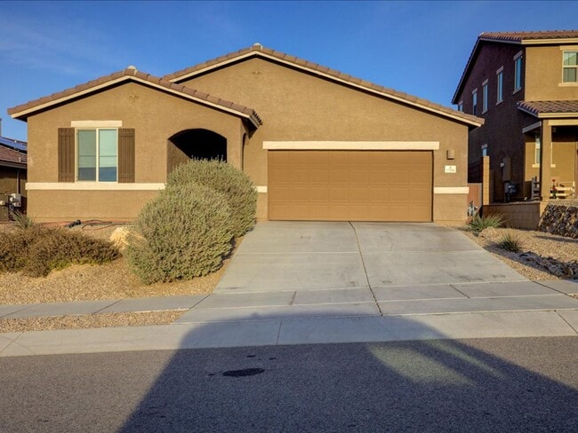 Building Photo - 3 Bedroom 2 Bath