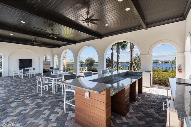Foto del edificio - 5570 Cassidy Ln