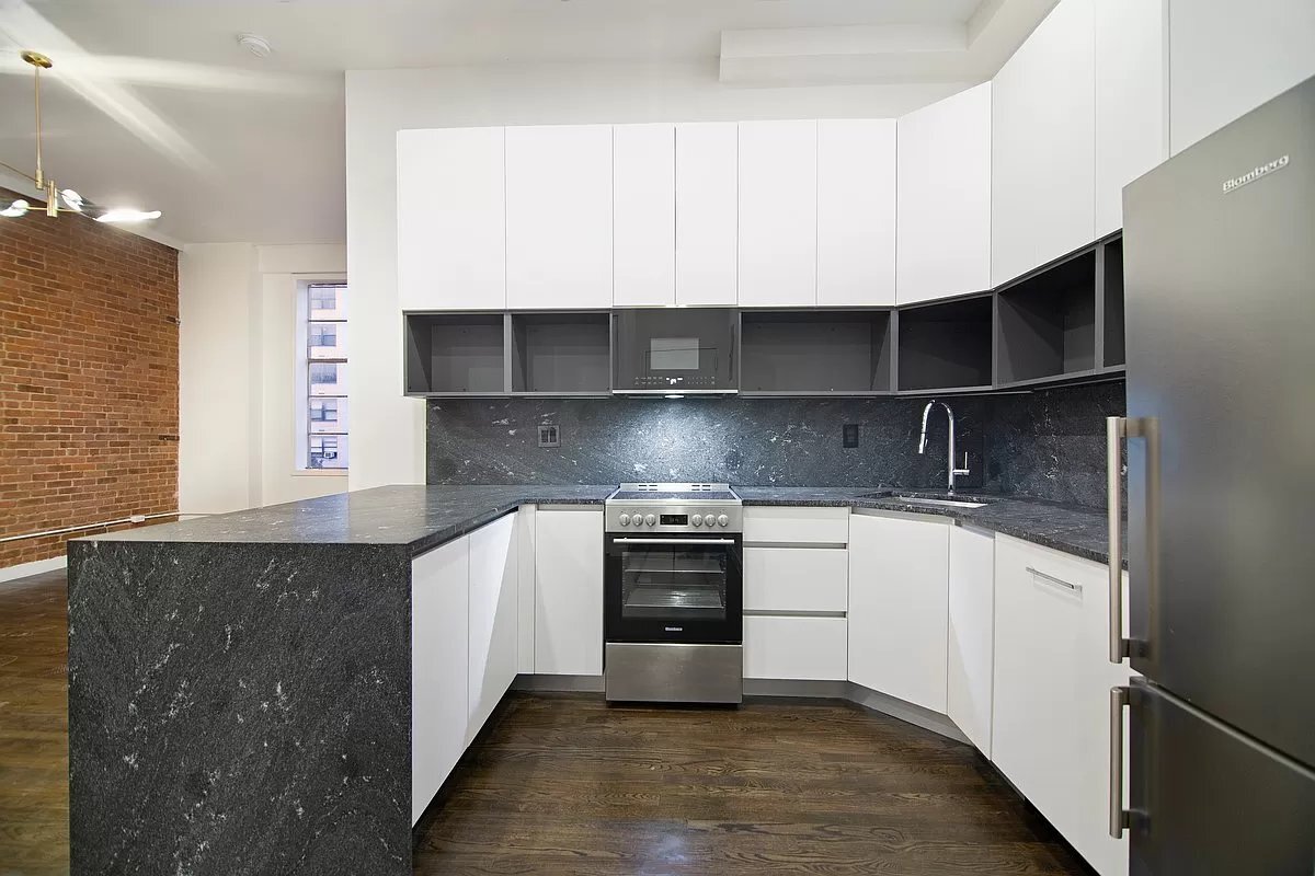 Primary Photo - 30 East 14th Street