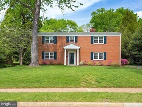 Building Photo - 7002 Tyndale St