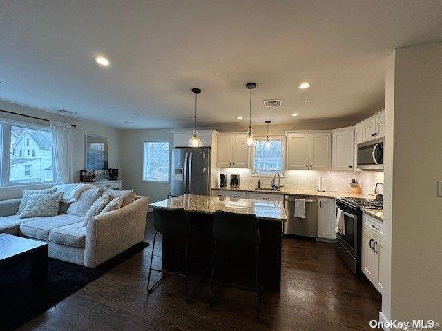 Building Photo - 62 Green St