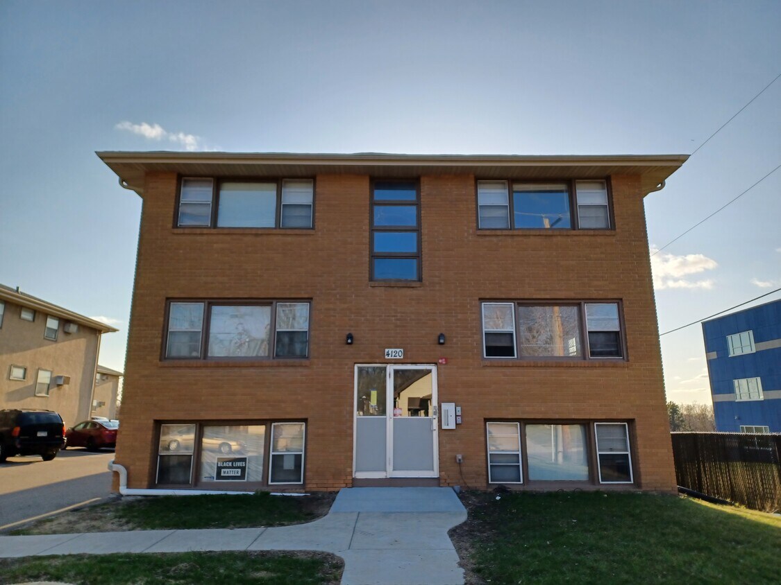 Primary Photo - 4120 4th St NE