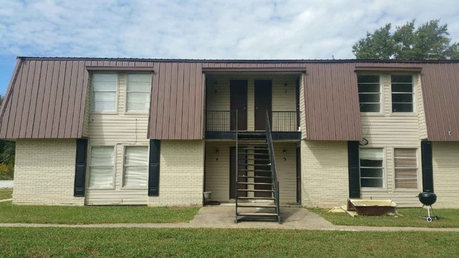 Building Photo - 88 Oak Ln