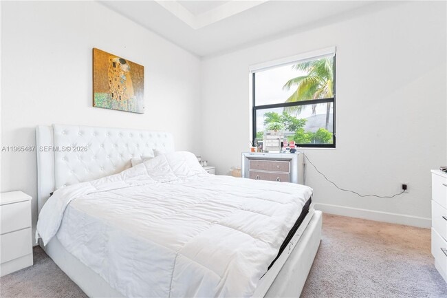 Foto del edificio - 817 NE 211th St