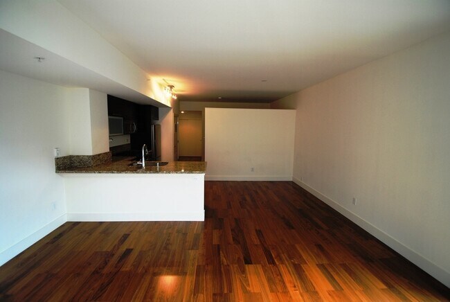 Building Photo - 2911 2nd Ave