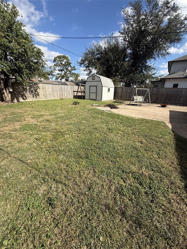 Building Photo - 1234 Gardenia Dr