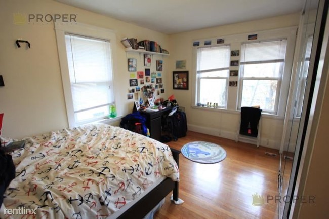 Foto del edificio - 3 br, 1 bath  - 122 Winchester St # 2QQA