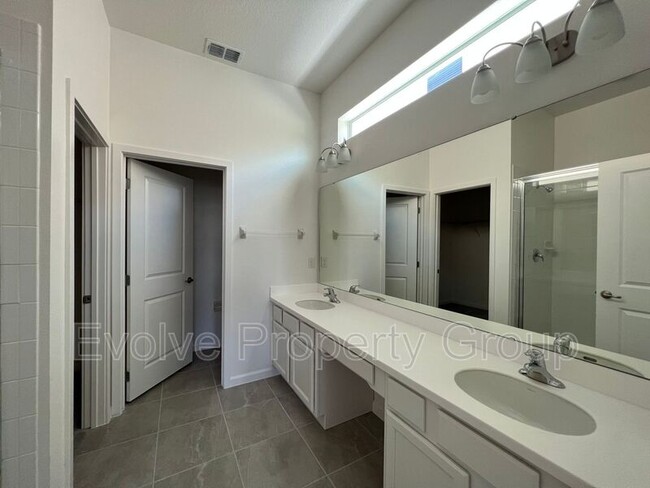 Building Photo - 4496 Monado Dr