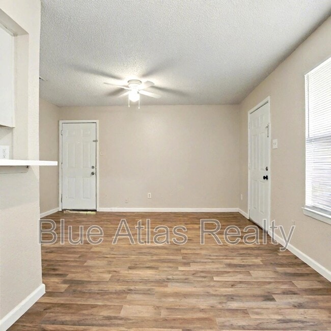 Foto del edificio - 5519 Wellesley Ave