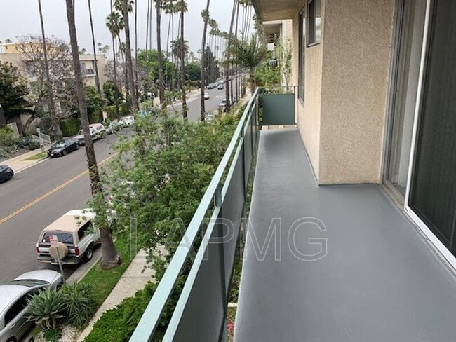 Building Photo - 828 4th St