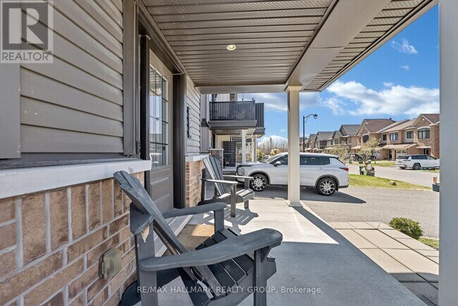 Building Photo - 550 Petrichor Cres