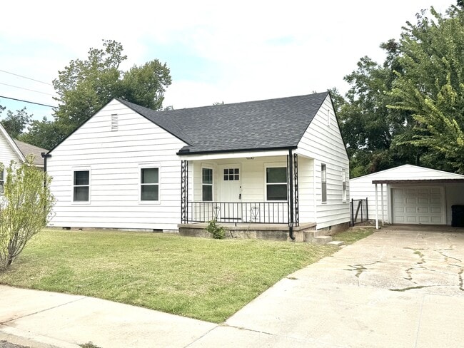 Photo - 1701 NE 18th St House