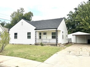 Building Photo - 1701 NE 18th St