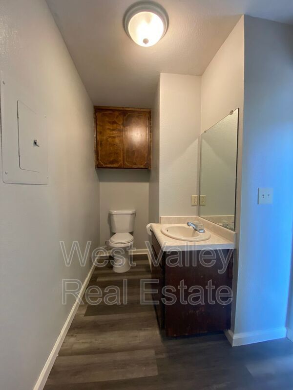 203 W Ash St Unit D, Taft, CA 93268 Condo for Rent in Taft, CA