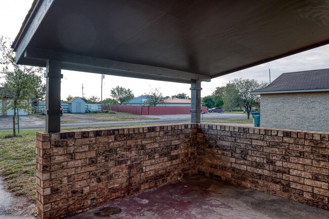 Building Photo - 124 Miller Dr