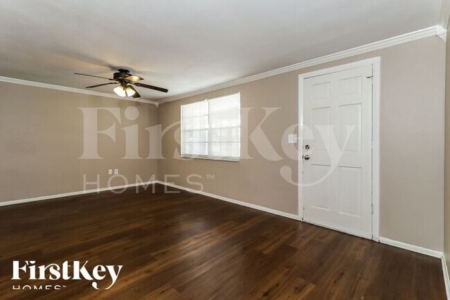 Foto del edificio - 4125 Woodsville Dr