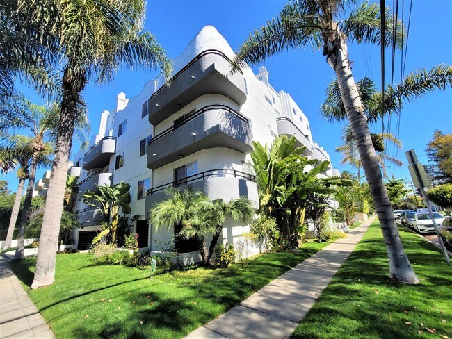 Foto del edificio - Bentley Luxury Investments LLC