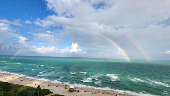 Foto del edificio - 6899 Collins Ave