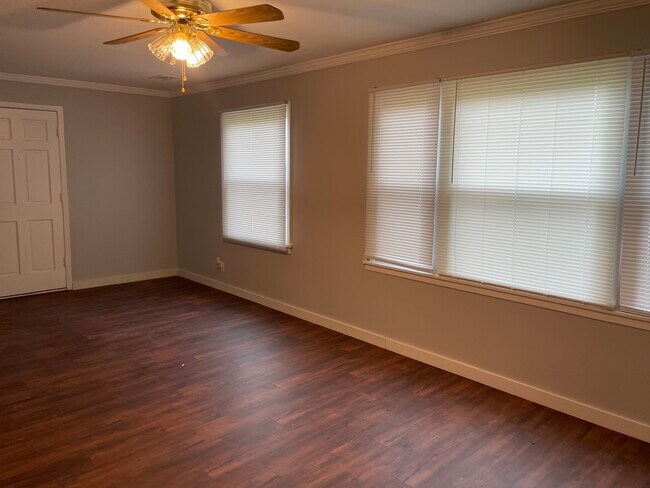 Building Photo - 100 Thomas Blvd