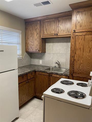 Foto del edificio - 402 E 2nd St