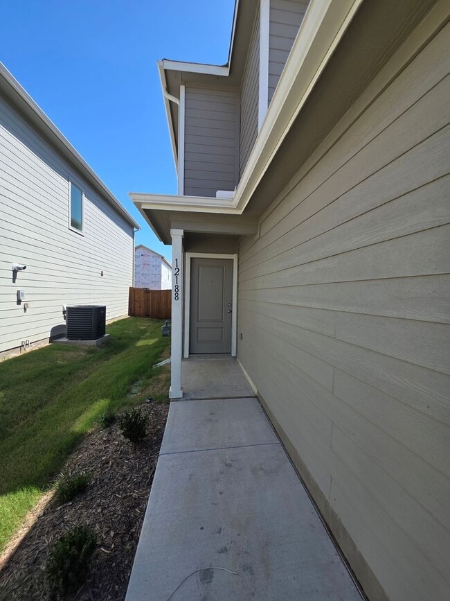 Building Photo - Modern New-Build Home with Open Floor Plan in Charming Providence Village !!!!