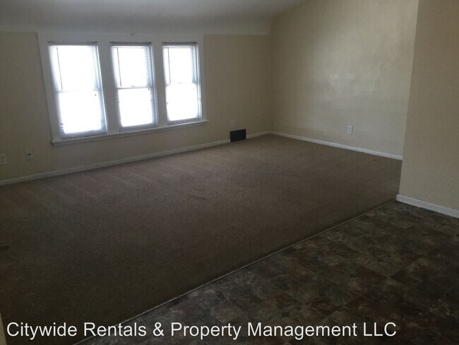 Foto del edificio - 6738 W Chambers St
