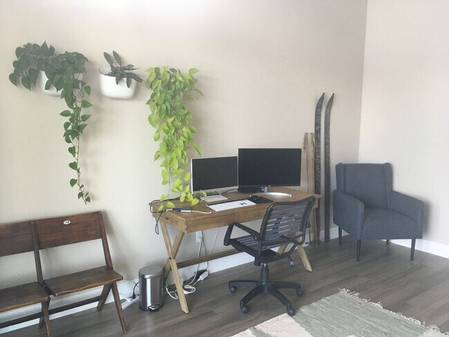 Foto del edificio - 4398 SW Yew Ave