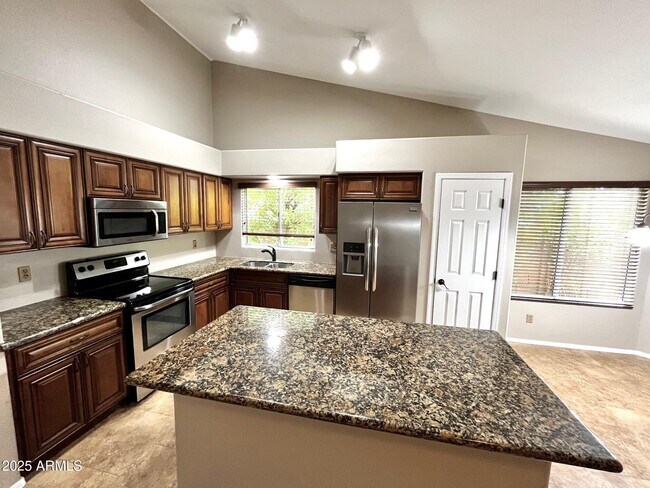 Building Photo - 16117 E Glendora Dr