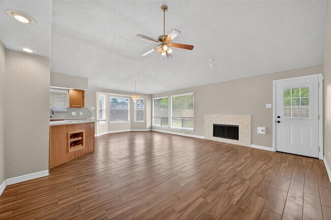 Foto del edificio - 1503 Quail Trace Dr