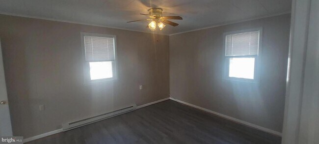 Foto del edificio - 7318 Woodbine Rd