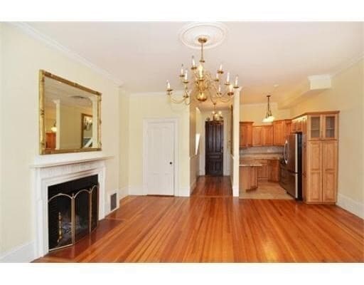 Building Photo - 181 Beacon St