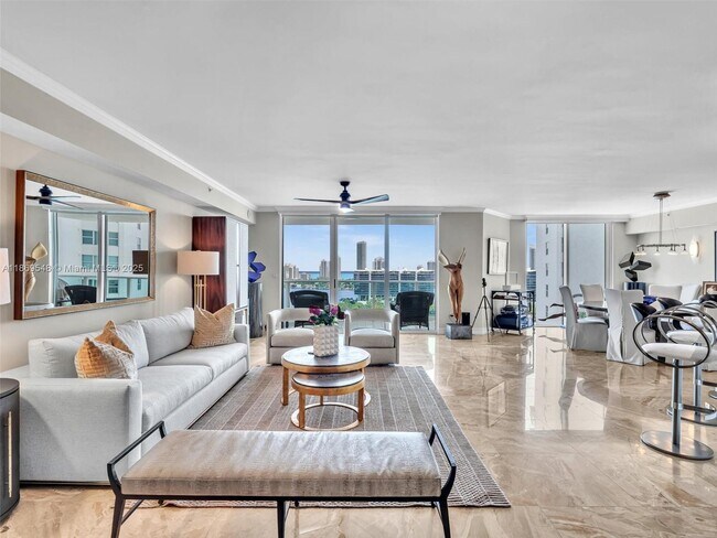 Foto del edificio - 3301 NE 183rd St