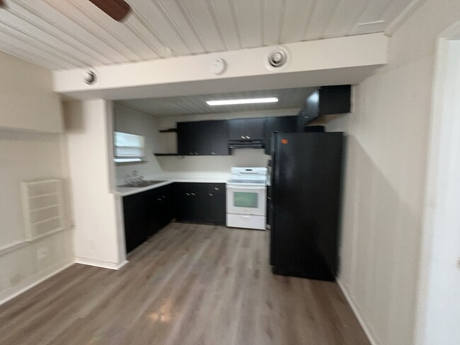 Foto del edificio - 1409 S Westmoreland Dr