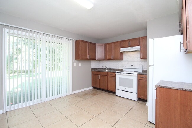 Building Photo - Ground-Floor 2BR Apartment in Prime North ...