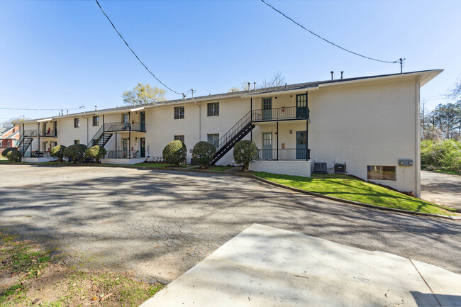 Parte trasera del edificio 150 - Jackson Street Apartments